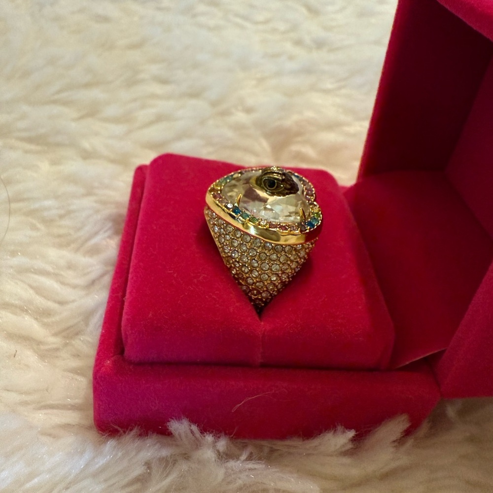 Kurt Geiger Vibrant Heart Ring NWOT - Picture 5 of 6